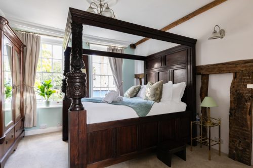 aa447950bd175c90be7dd3448d00e6d724a499e3f392119c943c1490805043d9-4b52138710_v0_w1280xh0_rDEF